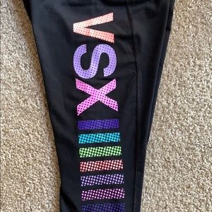 VICTORIA SPORT Knockout Crop Workout Leggings